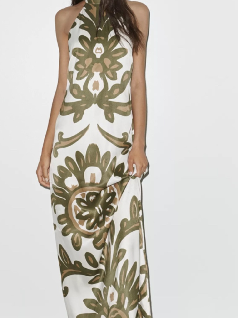DIARRABLU Halter Neck Printed Maxi Dress (PLUS SIZE READ)